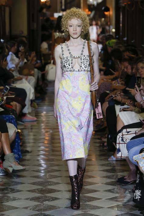 vogue.com miu miu spring 2019|Miu Miu Resort 2019 Collection .